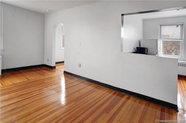 Building Photo - 768 State St