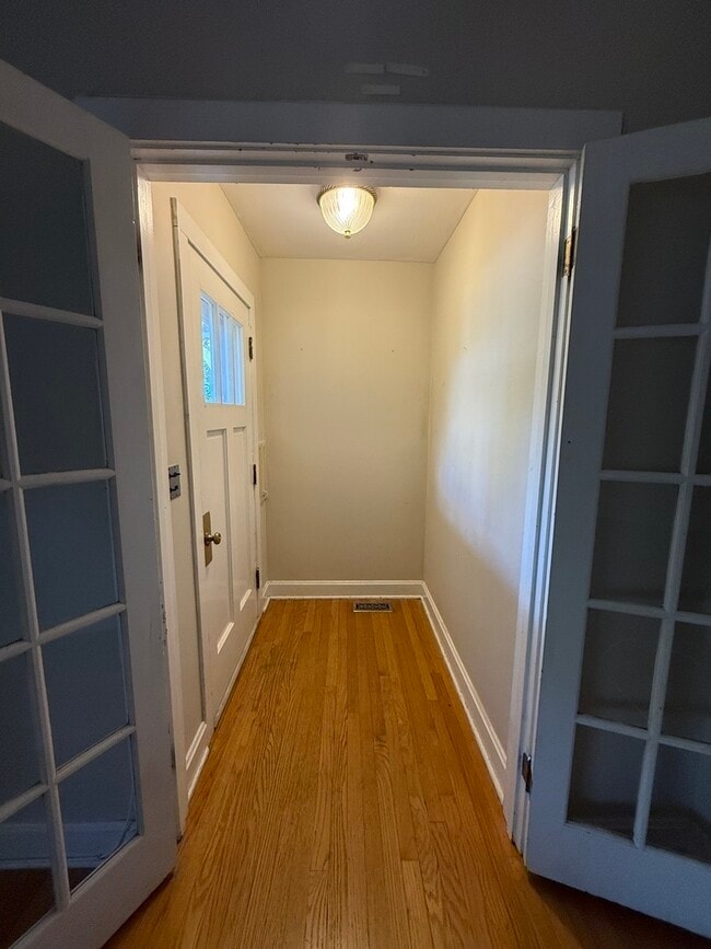 Foto del edificio - 327 Euclid Ave