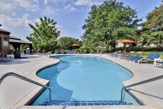 Building Photo - West Grove on the Lake