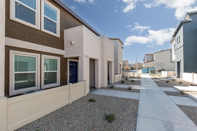 Foto del edificio - **Call This Stunning New Build Townhouse H...