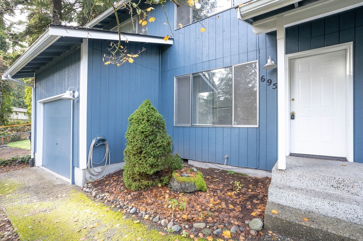 Spacious 3 Bedroom Home in Bremerton! - Spacious 3 Bedroom Home in Bremerton!