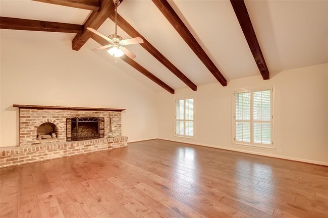 Building Photo - 5227 Loch Lomond Dr