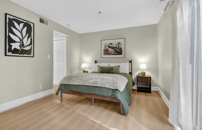 Building Photo - The Shelton Grove