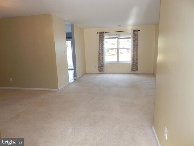 Building Photo - 531 Musket Ct