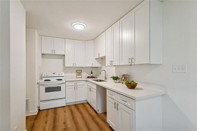 Building Photo - 278 Oriole Dr