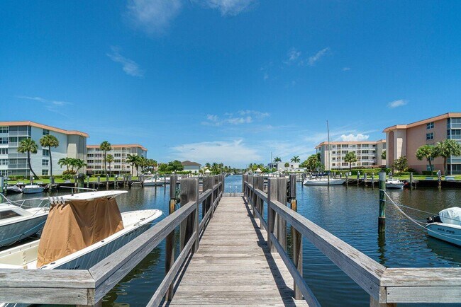 Building Photo - 2649 Florida Blvd