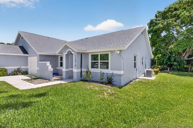 Building Photo - 1378 NW 13th Ct
