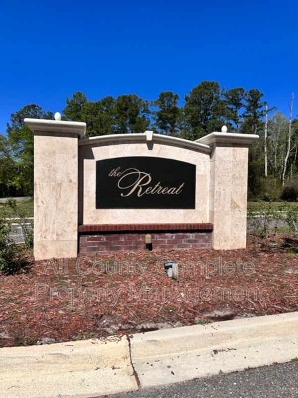Building Photo - 3221 Deer Creek Dr