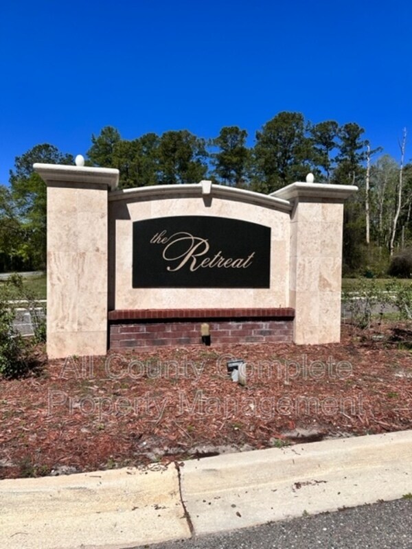 Foto del edificio - 3221 Deer Creek Dr