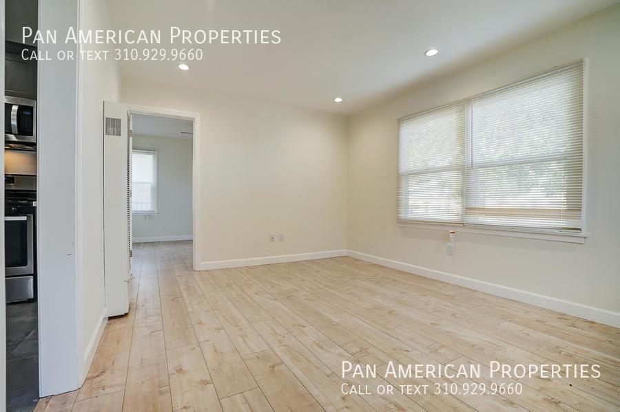 Photo - 1749 Cedar Ave.-04