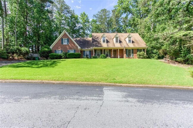 Foto del edificio - 179 Lakeside Dr NW
