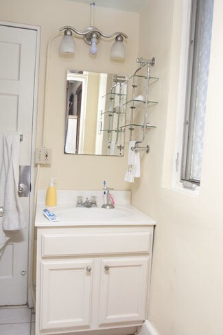 Building Photo - Flamingo