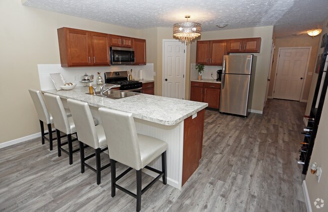 2 HAB, 2 BA: 1,300 ft² - Villas at Charleston