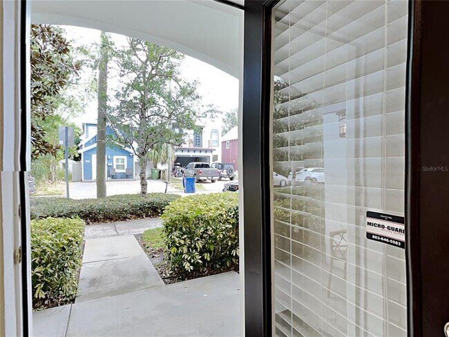 Building Photo - 407 S Oregon Ave