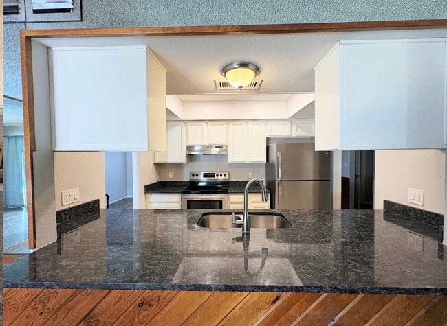 Foto del edificio - 5148 W Laurie Ln