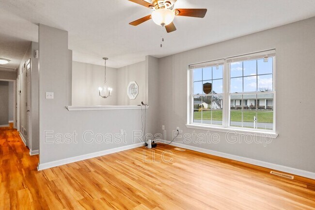 Building Photo - 339 Clifford Dr