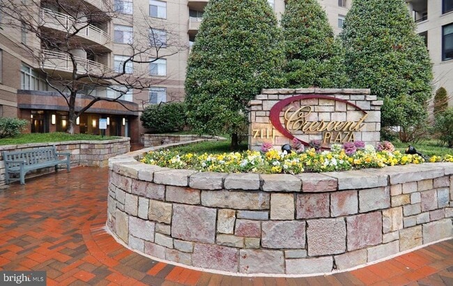 Building Photo - 7111 Woodmont Ave