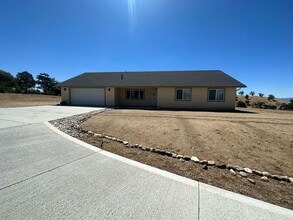 Building Photo - 30205 Piebald Ct