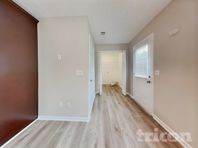 Building Photo - 45 Brighton Dr