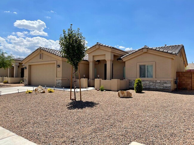 Foto del edificio - Beautiful 3 Bedroom Home in Gated Community!