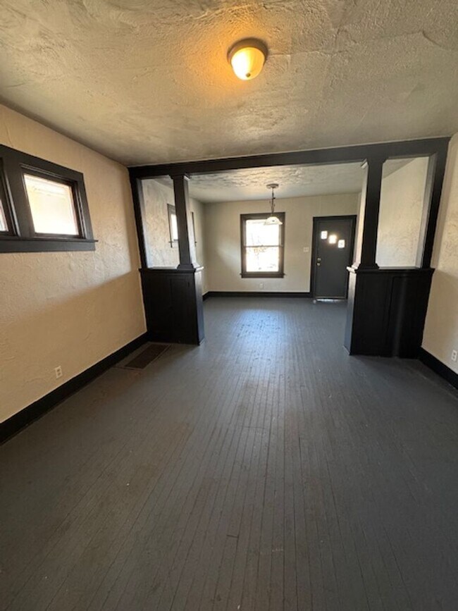 Foto del edificio - 3717 Barr St