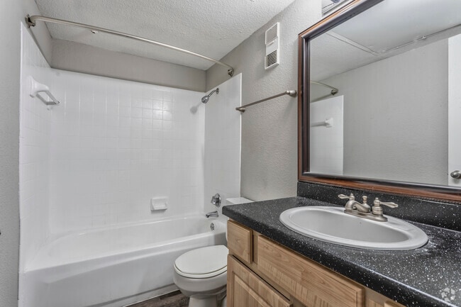 1HAB, 1BA: 725 ft² A3 - Baño - Oasis