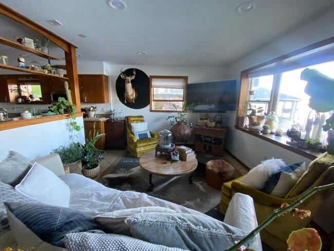 Building Photo - W342N4898 W Lindy Ln