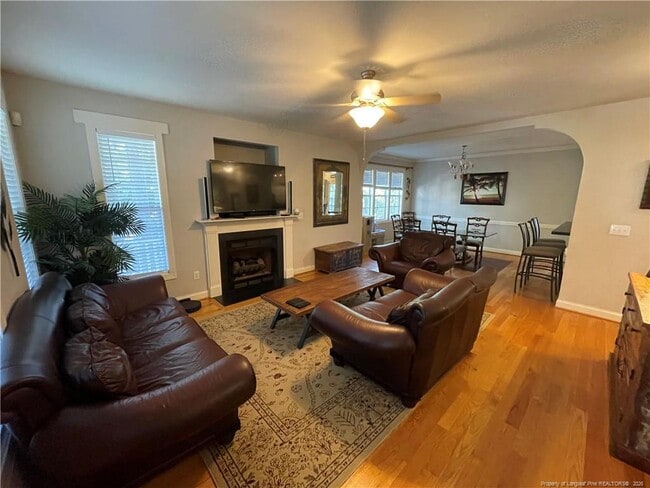 Building Photo - 34 Woodbury Ln