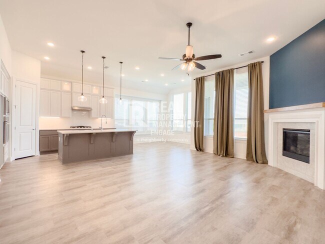 Foto del edificio - Stunning 4-Bedroom Home Available for Rent...