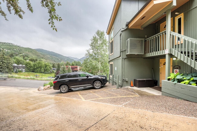 Building Photo - 1063 Vail View Dr