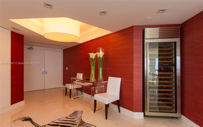 Foto del edificio - 4775 Collins Ave