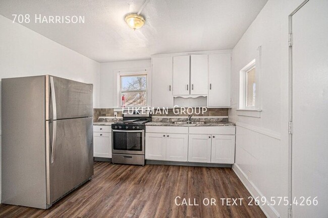 Building Photo - 708 Harrison-