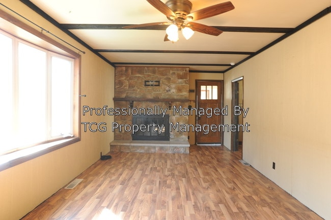 Building Photo - 636 Laharpe St