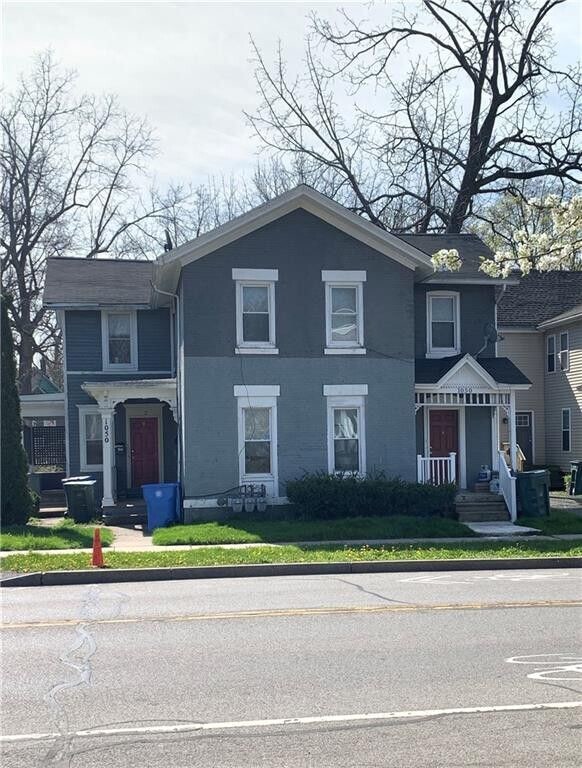 Building Photo - Renaissance Triplex