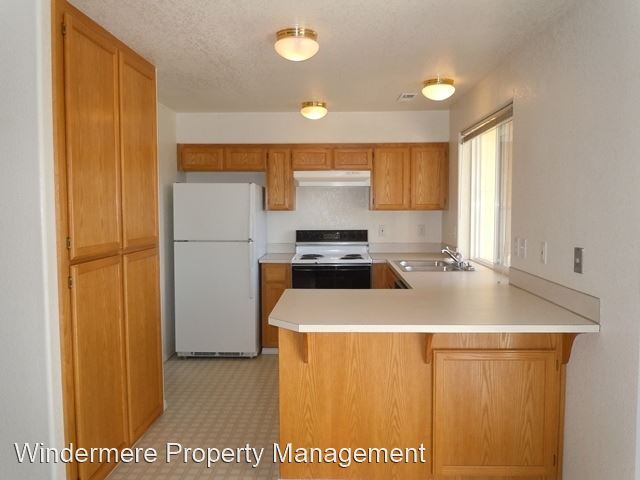 Foto del edificio - 801 Blueberry Ln