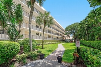Building Photo - 277 N Ocean Blvd