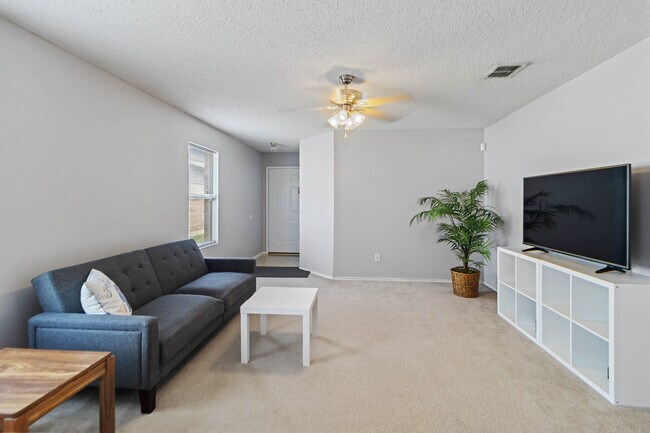 Living room - 6717 Waterhill Ln