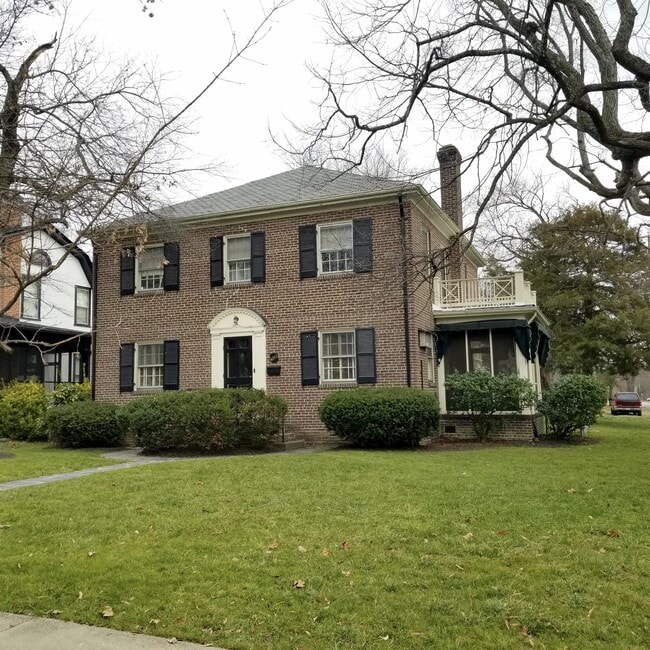 Building Photo - 4801 E Seminary Ave