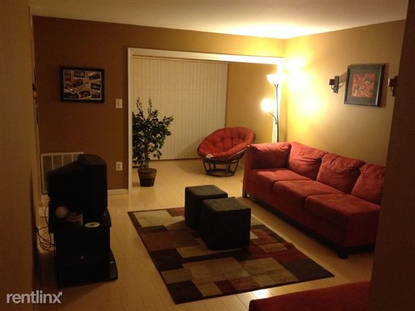 Building Photo - 2401 Normandy Square Pl