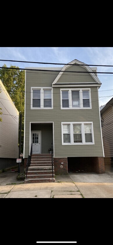 Primary Photo - 16 E 31st St