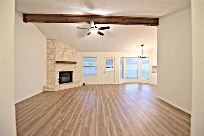 Foto del edificio - 805 Lone Tree Ct