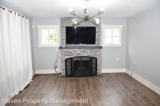 Building Photo - 4 br, 4 bath House - 902 S Washington St