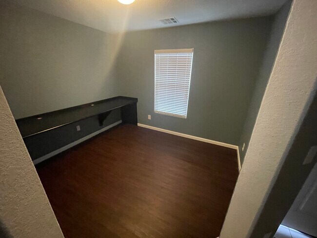 Home office/study - 529 Warkworth Castle Ave