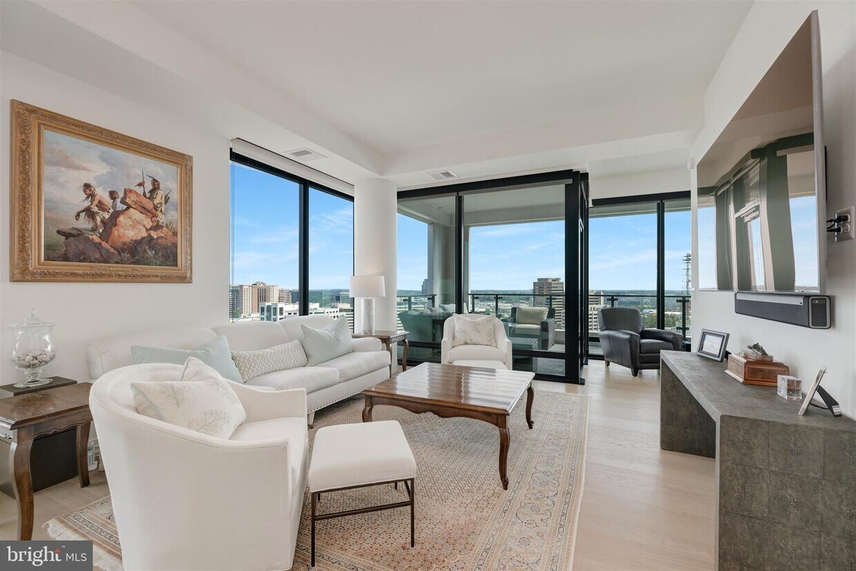 Foto principal - 1650 Silver Hill Dr