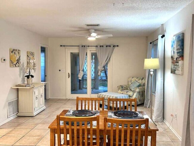 Foto del edificio - 7811 43rd Ave Dr W