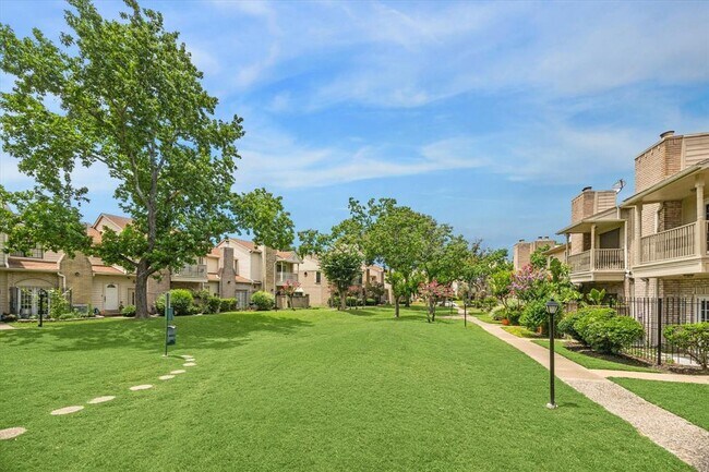 Foto del edificio - 730 Country Pl Dr
