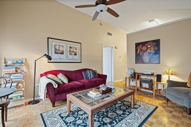 Building Photo - 2801 Rio Grande St