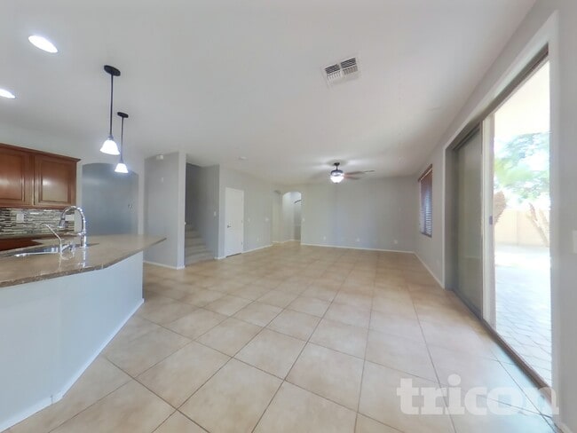 Building Photo - 43633 W Cydnee Dr