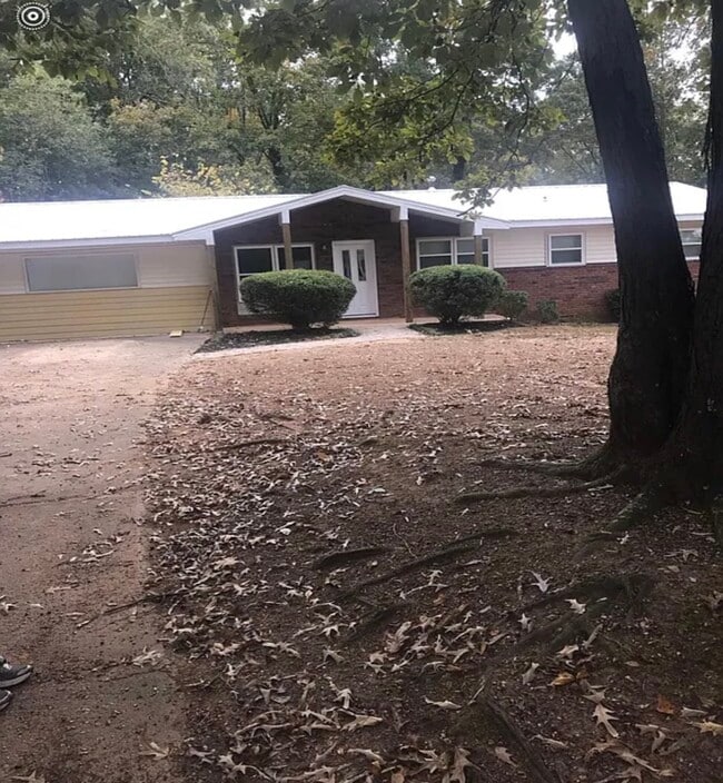 Building Photo - 185 Cavalier Ct