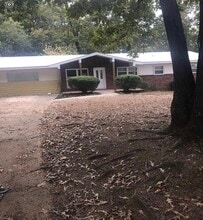 Building Photo - 185 Cavalier Ct